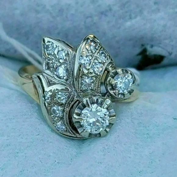 2.10 Ct Simulated Diamond 14k Gold/White Plated. - Picture 2 of 8